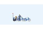 Familie beim Start in den Rad
