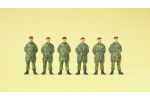 Soldaten stehend. Parka. Bare