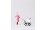 Frau mit Kinderwagen