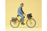 Postbote auf Fahrrad