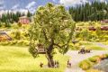 Baum mit Baumhaus