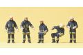 Feuerwehrmänner in moderner Einsatzkleidung