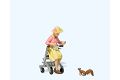 Alte Dame mit Rollator, Eichh