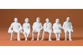 Sitzende Reisende. 6 Figuren