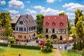 Fachwerkhaus mit Wirtschaftsgeb�ude